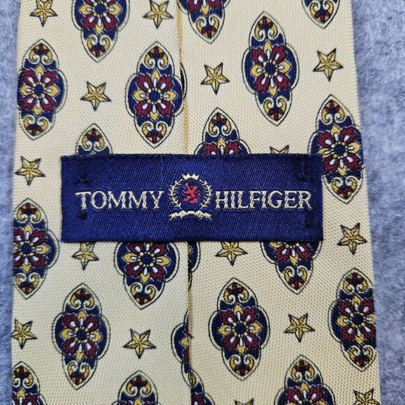 Tommy Hilfiger Necktie Yellow Geometric Crest‎ & Star Print 100% Silk 4x58 FLAWS - Picture 5 of 13